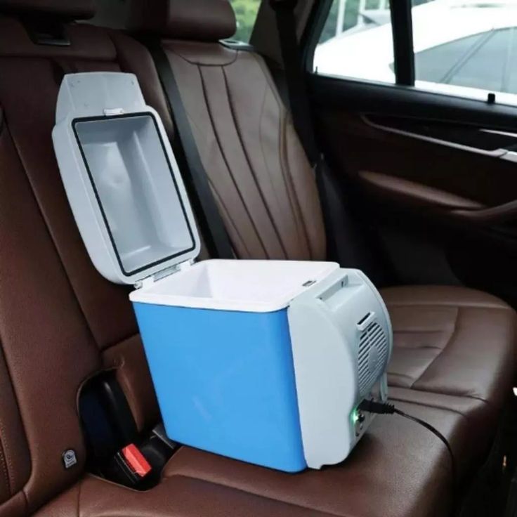 7.5 Liter Capacity Car Mini Refrigerator 12V Lightweight Car Refrigerator Ice Box Semiconductor Insulated Cooler Car Fridge